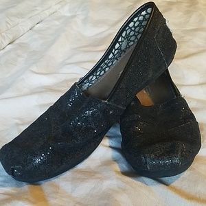 Tom's black sparkly flats
